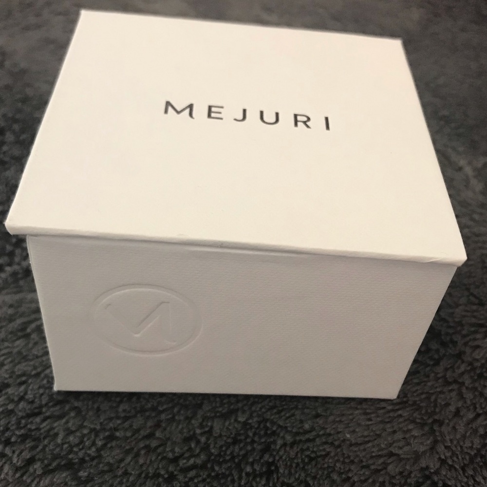 3” square Mejuri gift box
